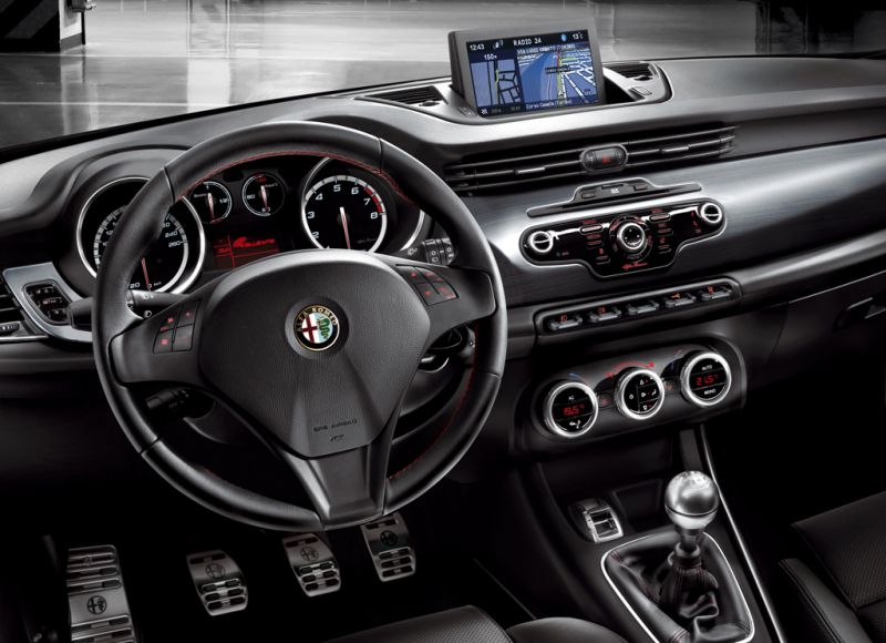 Interior-Alfa-Romeo-Giulietta-Sportiva.jpeg